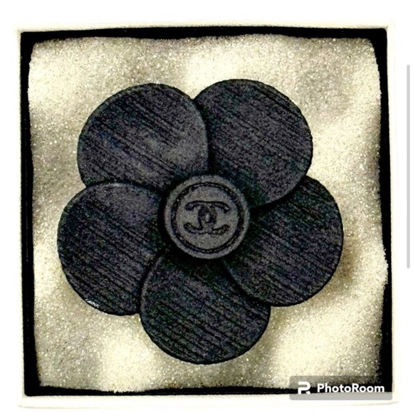 Chanel brooch - Picture 4 of 7